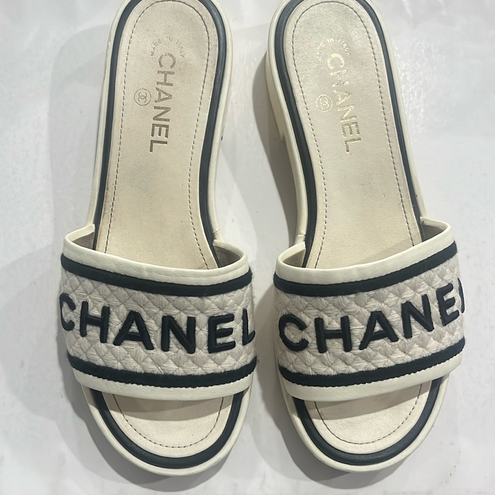 Chanel 2021 sandal slides Neutral tone.